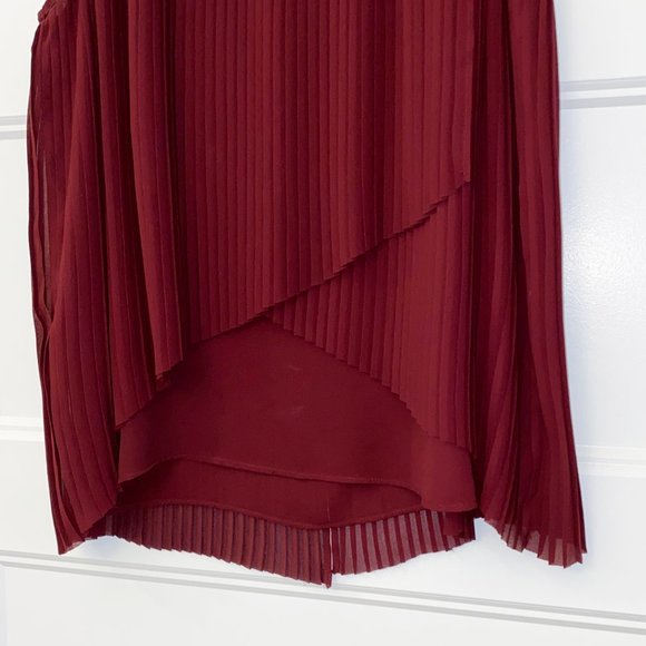 Sleeveless Top Shirt Burgundy Flowy Pleated size Medium by Kenneth Cole Reaction - Picture 3 of 10
